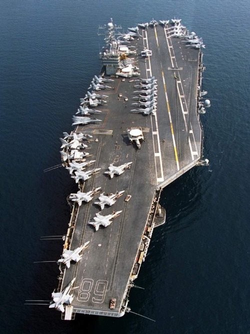 Tàu sân bay động cơ hạt nhân USS Nimitz CVN-68, Hải quân Mỹ có lượng giãn nước tới 100.000 tấn, tốc độ trên 35 hải lý/giờ